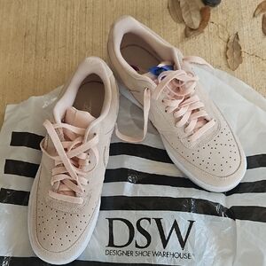 Nikes Women's Blush Pink Sneakers